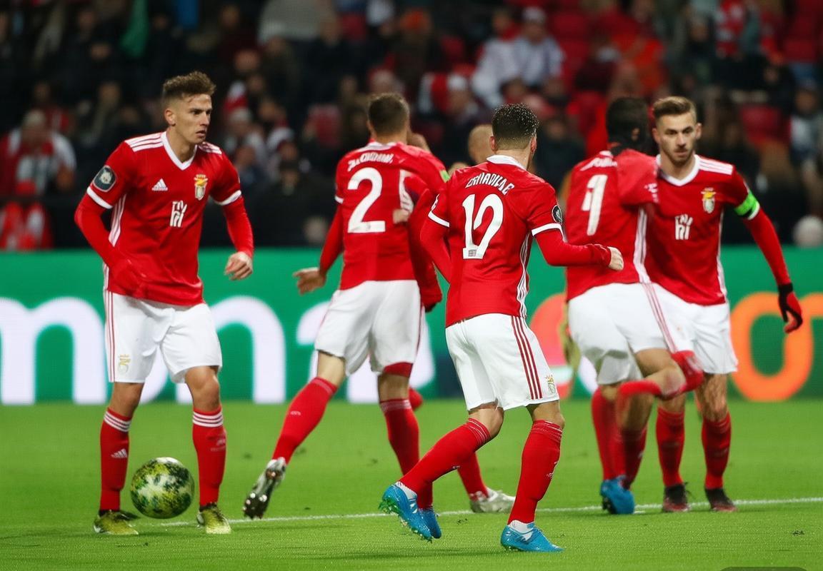 本菲卡欧冠小组赛两连胜！穆里尼奥防守反击战术奏效